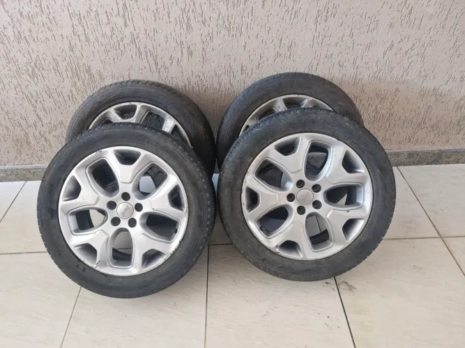 RODAS COM PNEUS ARO 18 JEEP