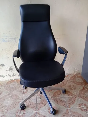 Cadeira giratória Tok&Stok 