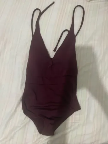 Bory feminino da cor vinho