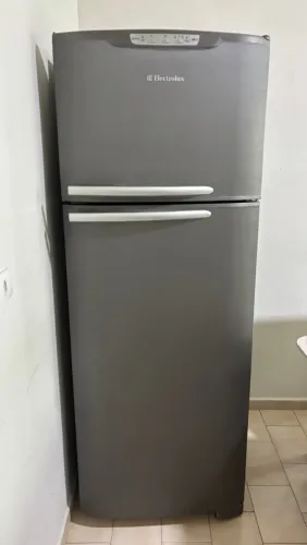 Geladeira Frost Free Electrolux 220V