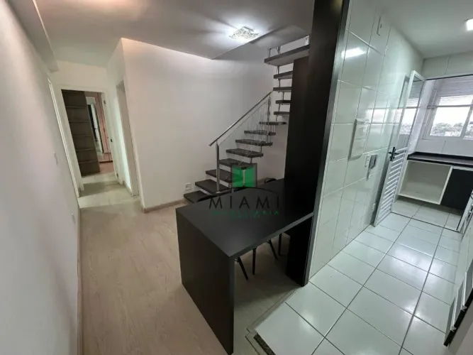 Cobertura com 2 dormitórios para alugar, 100 m² por R$ 3.730,00/mês - Xaxim - Curitiba/PR