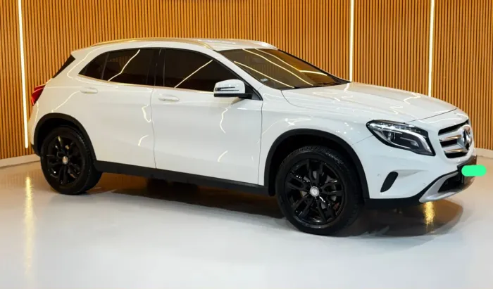 Mercedes-Benz GLA 200 Adv. 1.6/1.6 TB 16V Flex Aut. 2015