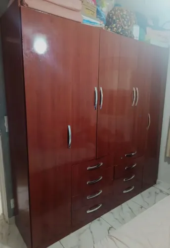 Guarda roupa grande ótimo estado de conservação 