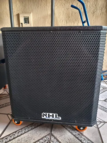 Subwoofer Ativo 18" 1500W Max Profissional - Som de Alta Potência