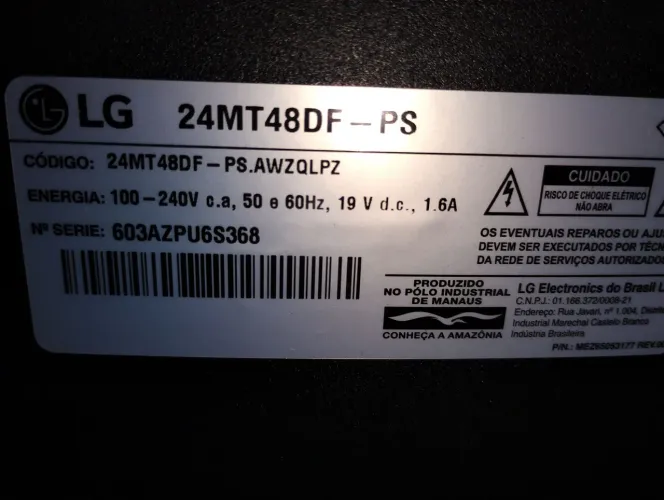 TV LED LG 24 polegadas Modelo 24MT48DF-PS Defeito Tela trincada ligando