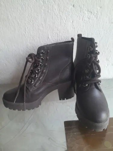Bota cano baixo