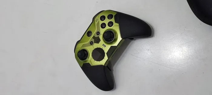 Controle Xbox Elite versão Halo