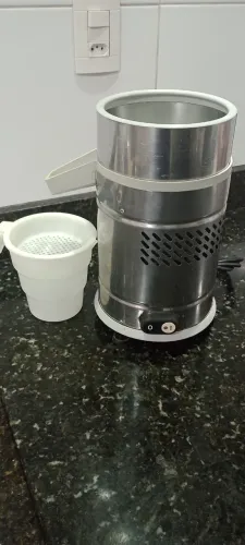 Extrator de suco bivolt
