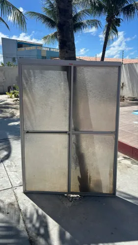 Box de alumínio com acrílico 