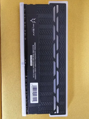 Duas memorias Husky Gaming Blizzard RGB 3200 MHz DDR4 - SEMI NOVA - 8GB x 2 (16GB)
