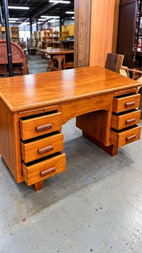 Mesa de Escritório em Madeira Maciça