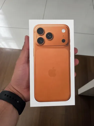iPhone lacrado 17 pro Max 256 laranja, azul e branco