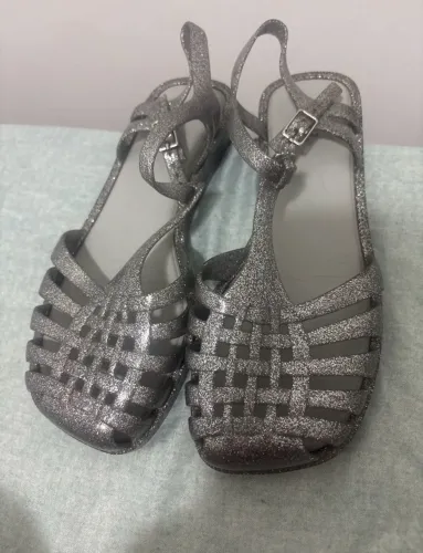 Sandália Melissa Aranha cinza glitter