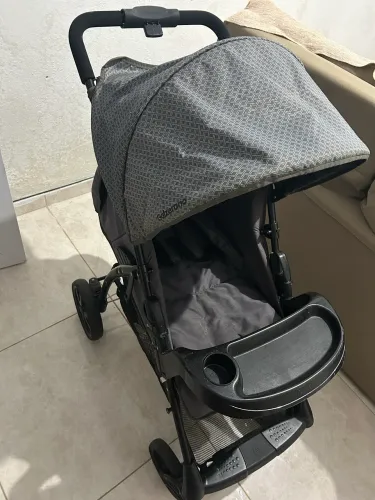 CARRINHO DE BEBE SEMI NOVO