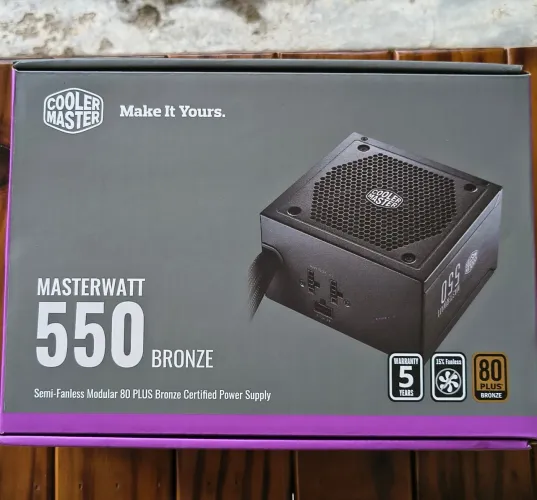 Fonte cooler Master 550 watt semi modular