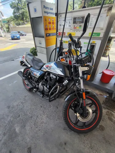 Vendo ou troco Honda cb custom moto rara! 