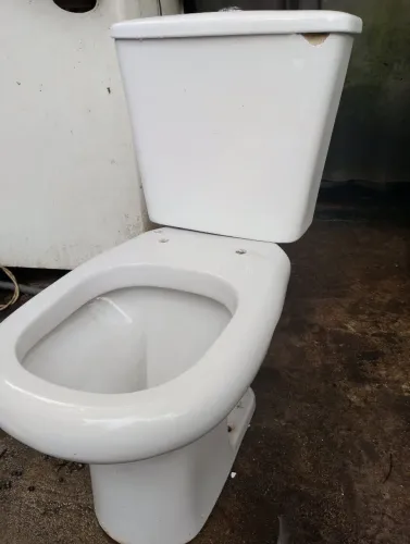 Vaso sanitário caixa acoplada cinza/branco