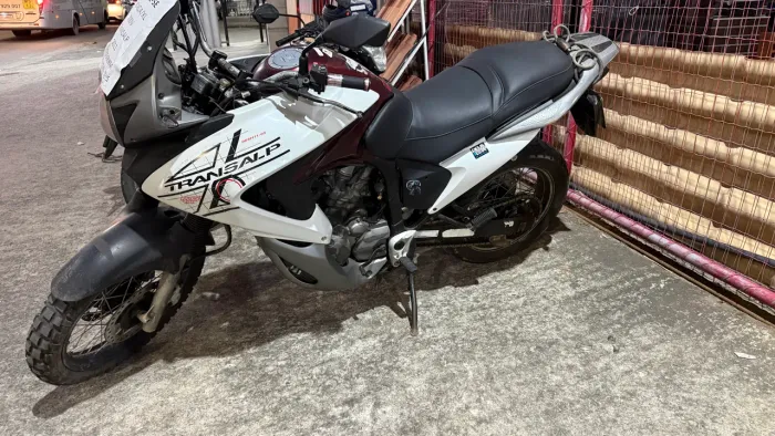 ? Honda Transalp 700 2011 | 149.000 km | Revisada | Doc OK | R$ 28.500