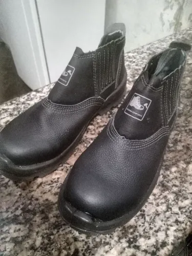 Bota bico de aço