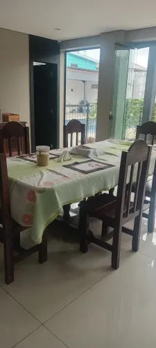 Aparador + mesa de jantar 8 lugares, madeira maciça.