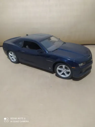 Miniatura Camaro 2010 1:18 azul escuro
