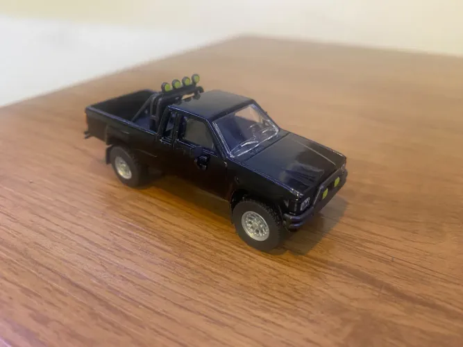 Toyota Hilux Sr5 Pickup 1985 1:64 Majorette Collection Loose Novo