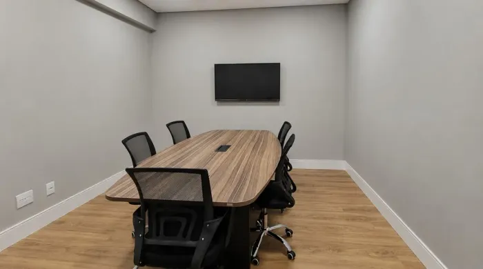 Mesa de Reunião Semi-Oval em Nogueira - ESTADO PERFEITO