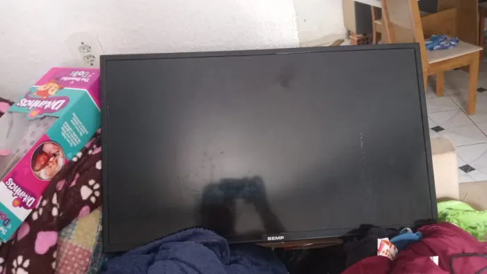 Tv semp 8 meses de uso smart