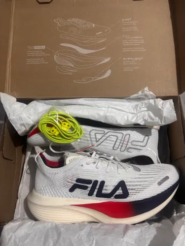 Tênis de corrida Fila Racer carbon 2 40 8.5 US 42 EUR Novo sem uso