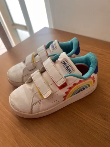 Tênis infantil Adidas colorido 25 