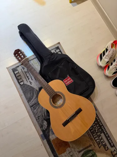 Violão Novo