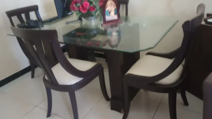 Mesa com cadeiras