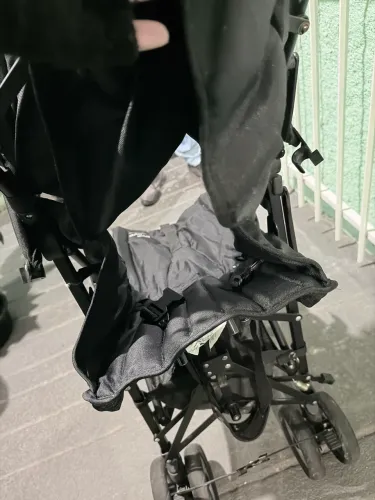 Carrinho bebê guarda chuva