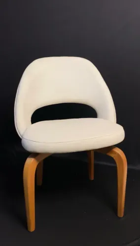 Poltronas Saarinen Série 71 (Design Eero Saarinen) | Cumaru | Alto Padrão?