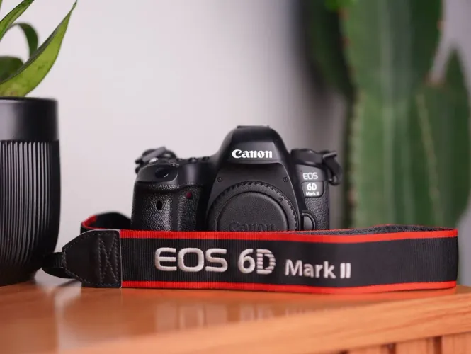 Canon 6D Mark II - Full Frame - 23k cliques apenas