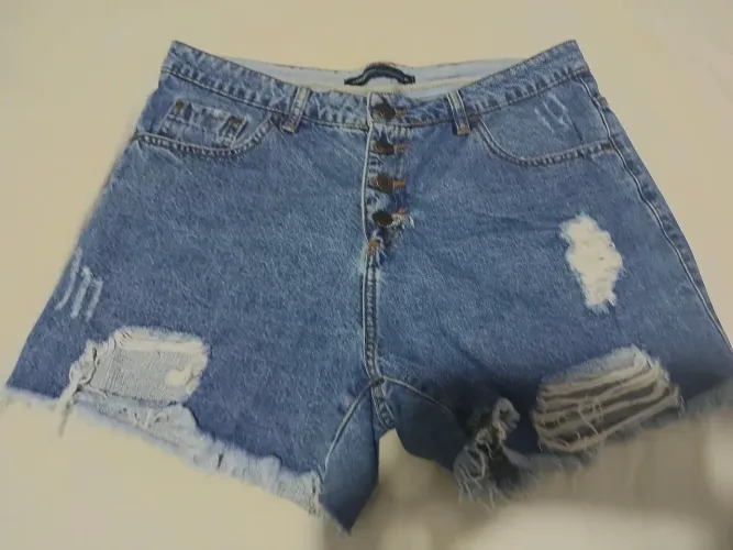 Short jeans