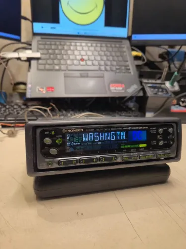 Pioneer KEH-P8200 com Bluetooth 5.0 Interno no AUX/IP-Bus