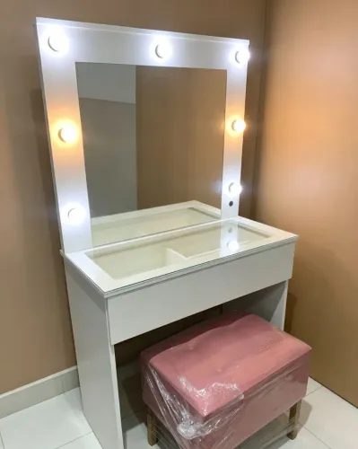 Camarim Joana com banqueta de brinde 
