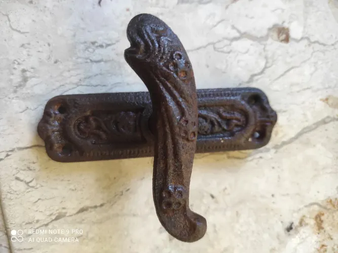 Fechadura antiga ,Leia: