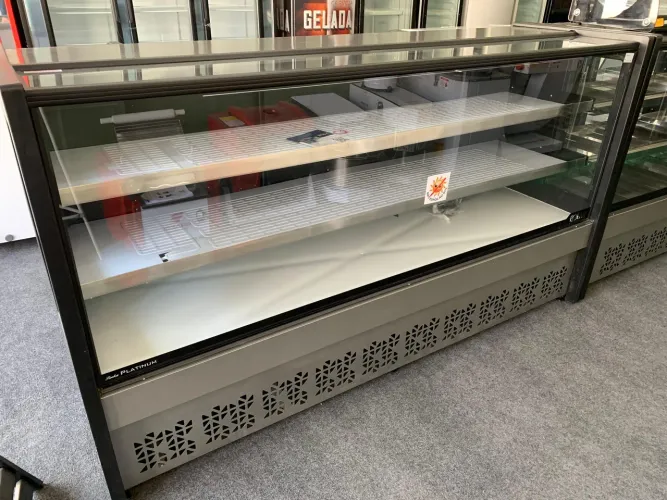 Balcão refrigerado de 1.75 da Polar ( Frios e Laticinios )