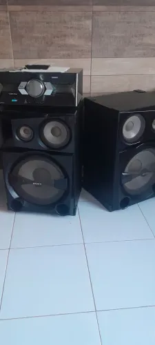 Vendo um som potente.