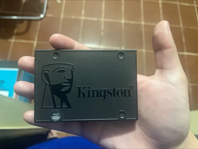 ssd 120gb kingston sata(tem que formatar ele)