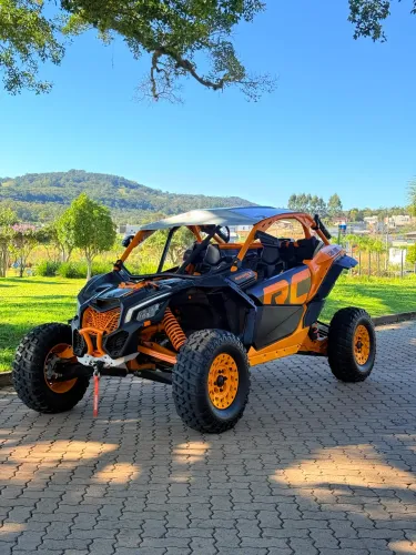 UTV Can-Am Maverick X3 X RC Turbo RR 195Hp, ano 2020
