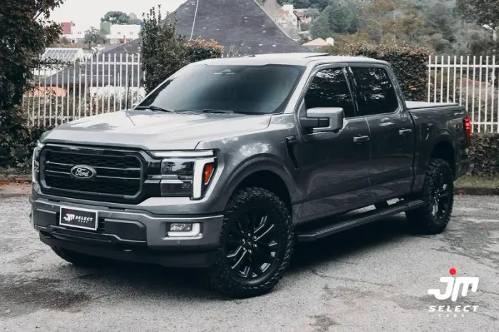 Ford F-150 Lariat Black 4X4 5.0 V8 2024
