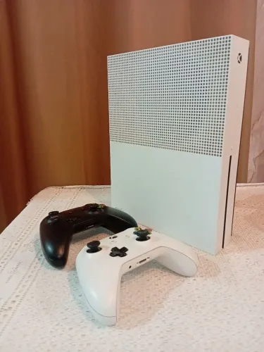 Xbox ONE S