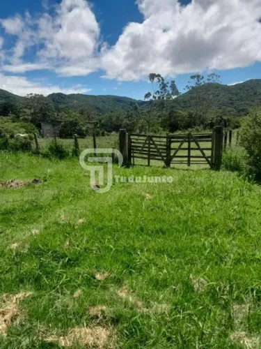 Sítio à venda no bairro Ratones em Florianópolis/SC