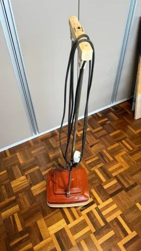 Enceradeira elétrica antiga