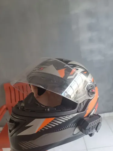 Capacete fw3 com intercomunicador já instalado
