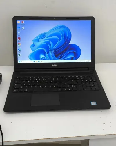 Dell Inspiron 15 3567 Notebook i5 7ª Geração 4GB RAM SSD 240GB Tela 15,6" HD