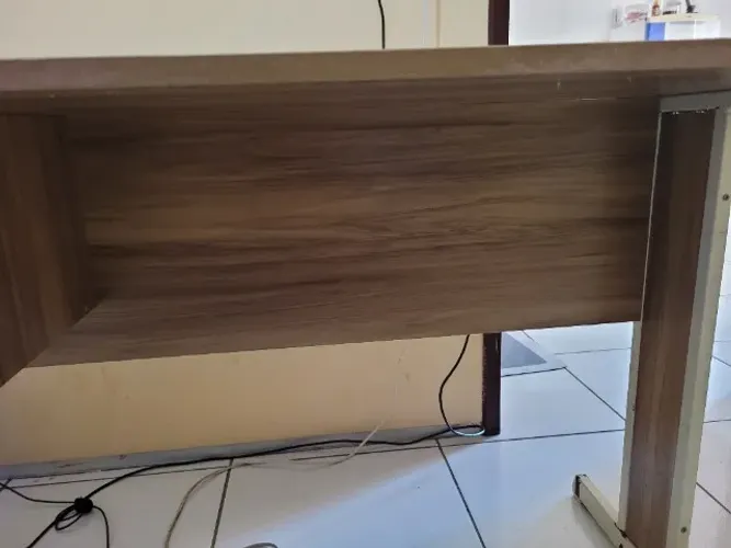 VENDE SE BIRÔ DE MADEIRA